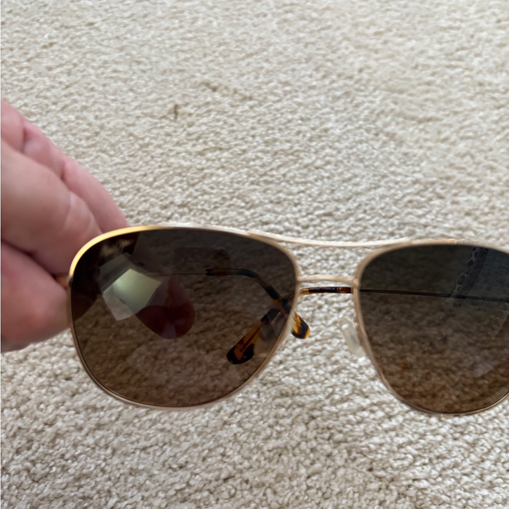 Stylish Maui Jim Gold Aviator Sunglasses